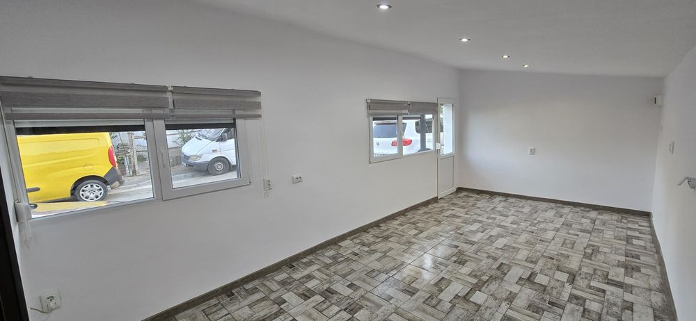 Spațiu comercial de închiriat în Ovidiu semicentral cu curte