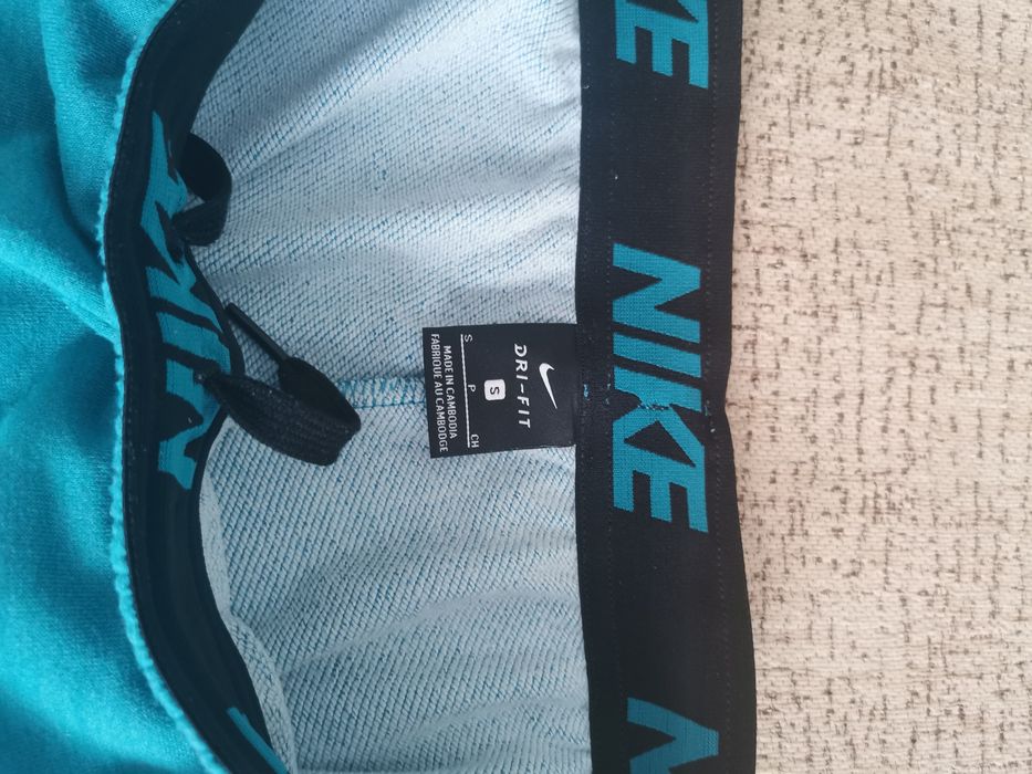 Pantaloni  nike.