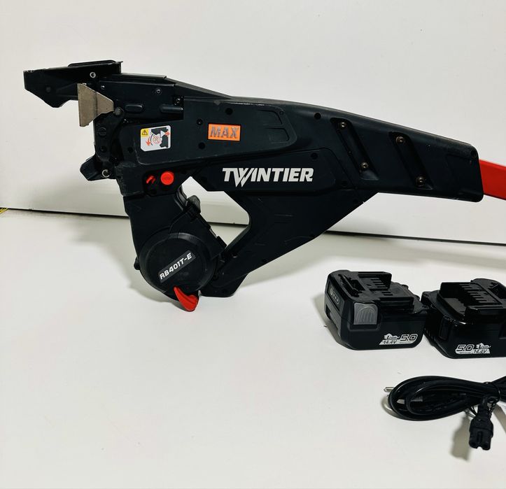 Mașină de legat de tip Twintier  RB 401 T-E cumaner