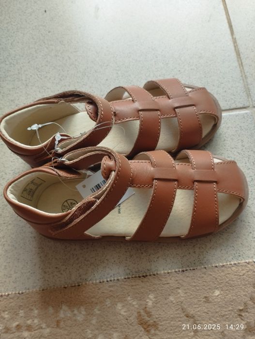 нови детски сандали