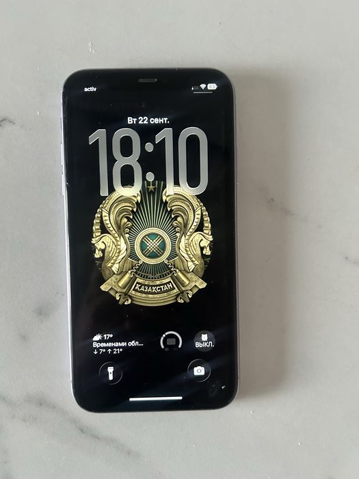 Продам айфон 11 64гб