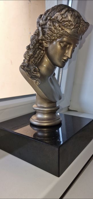 Statuetă bust deosebit