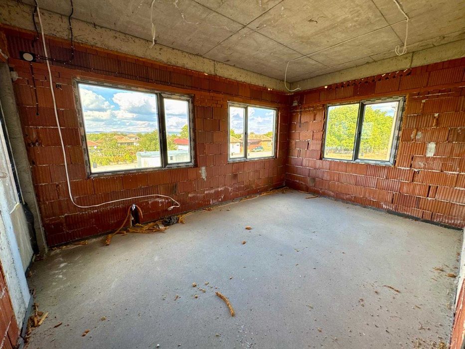 Продава се Промишлена сграда в с. Козаревец, Област Велико Търново - 6861 кв.м за 100 €/кв.м - Снимка #9