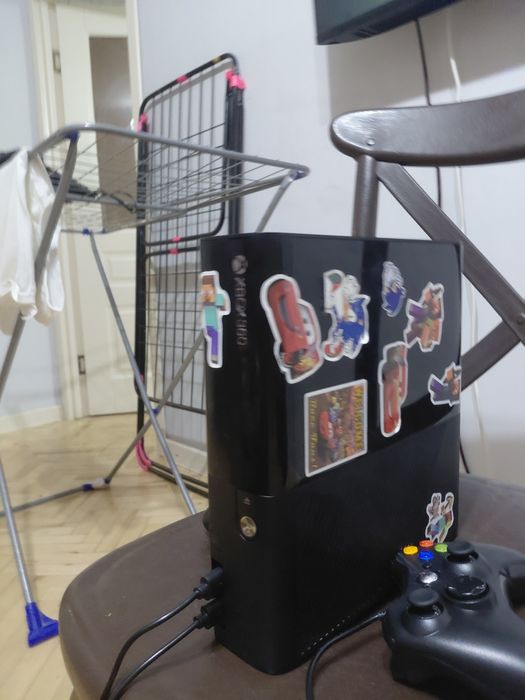 Xbox 360e с кинектом