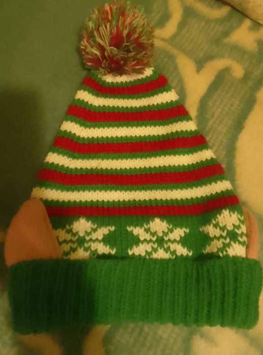 Caciula cu motiv Craciun