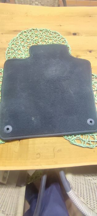 Vând covorașe textile originale Volvo XC60