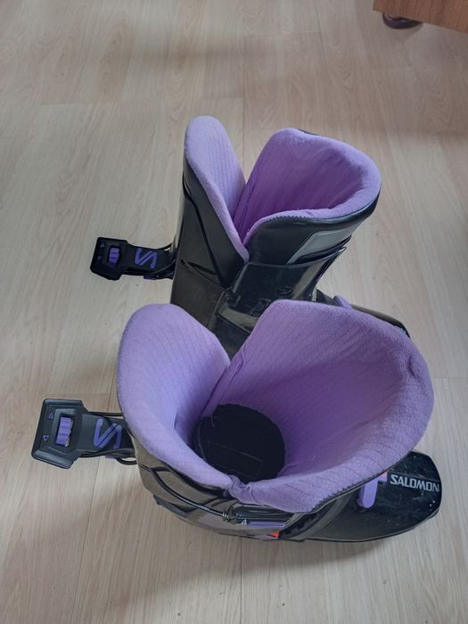 Продавам ски обувки Solomon