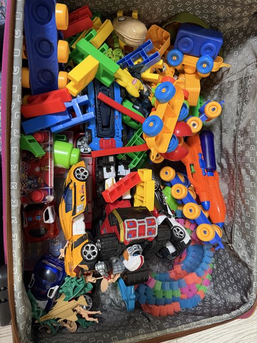 Детские игрушки за все 5000 тг