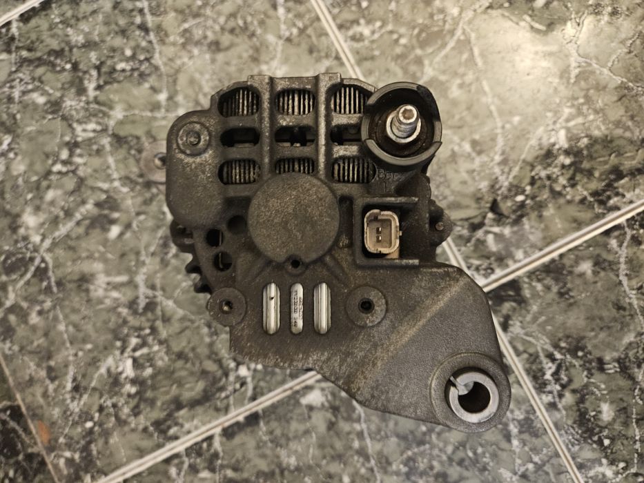 Алтернатор за Дачия Логан 1,4 бензин 2007г.