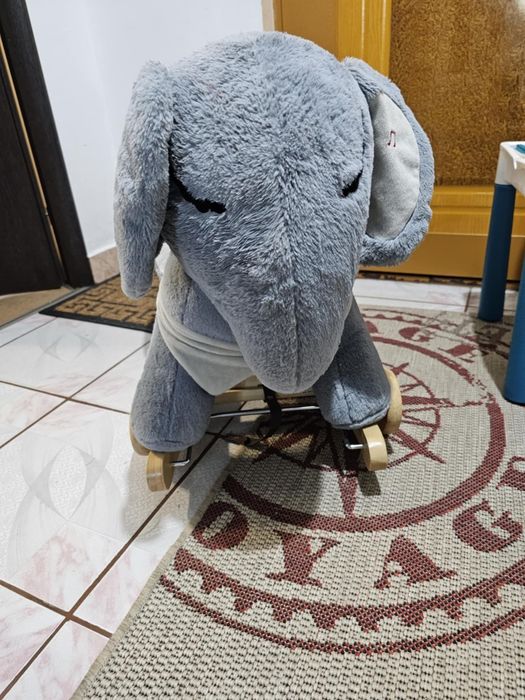 Balansoar muzical pentru copii