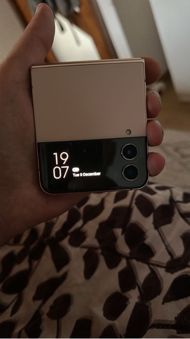 Samsung Galaxy flip 4 pentru piese