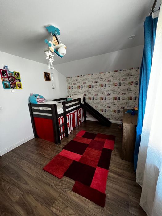 Vând casă P+M zona Gheorghe Apostol