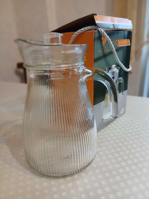 Графин стеклянный с крышкой