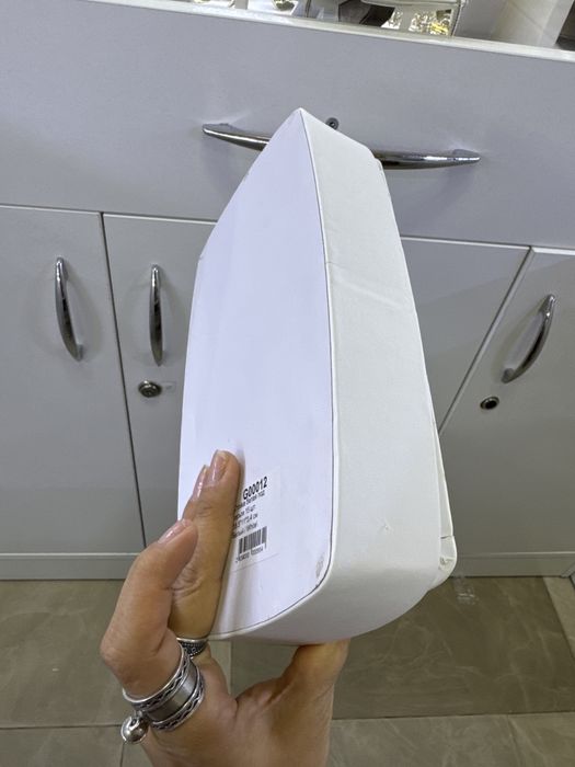 Для сережек б/у в белом цвете