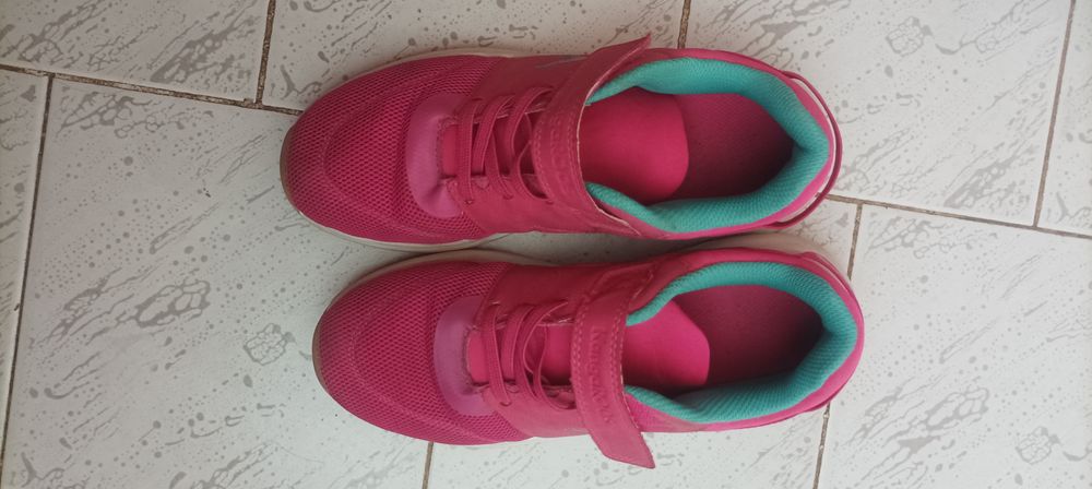 Маратонки Kangaroos