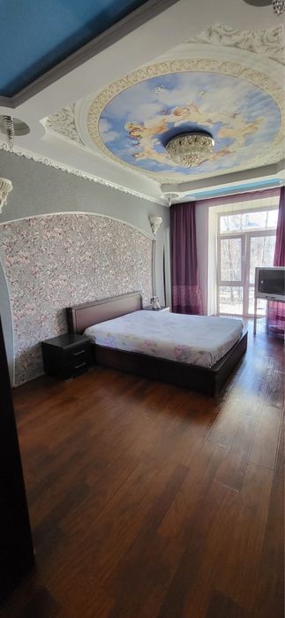 Продам 3 х комнатную сталинку