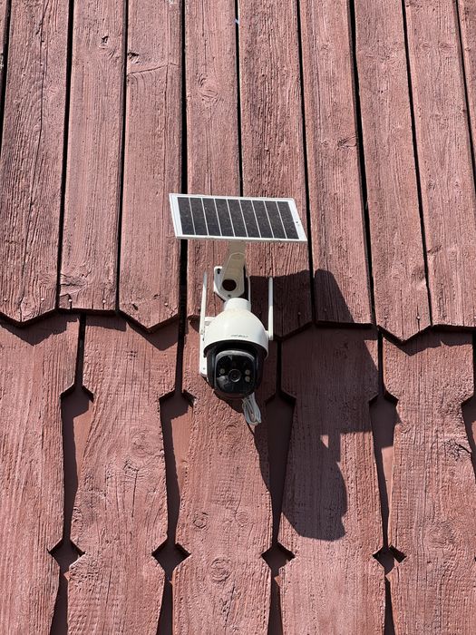 Camera de supraveghere cu cartela SIM 4G si panou solar