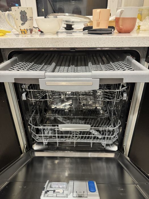 Продается посудомойка Hotpoint Ariston