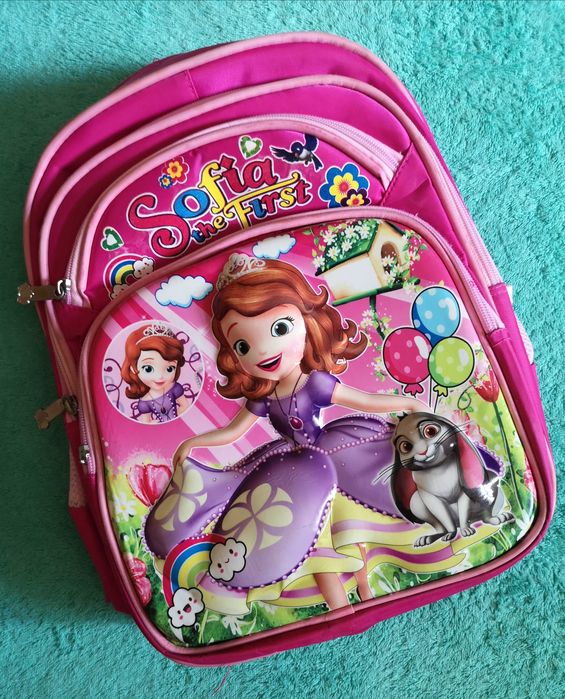 Рюкзачок в школу для начальной школы.