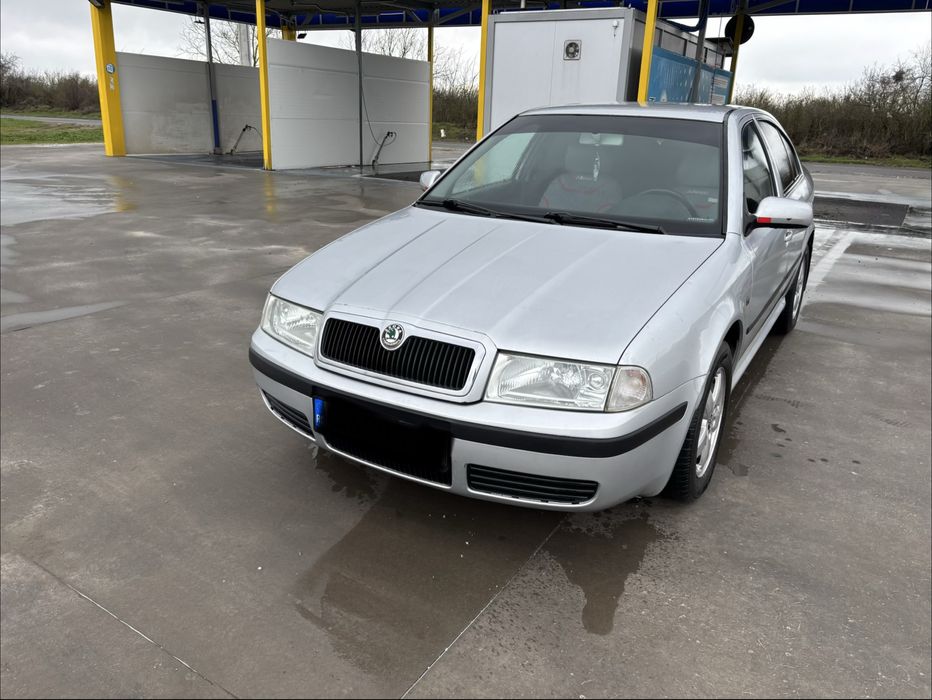 Vand Skoda Octavia Tour 1 ….1.6 benzina 2008,AC