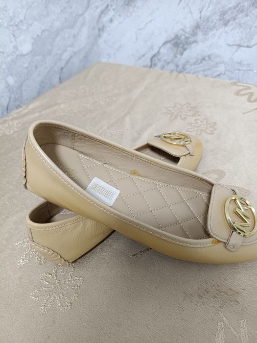 Продам балетки кожанные