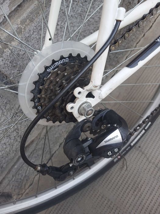 Bicicletă Trekking/Cross Balance Cross Rider – Jante Duble, Cauciucuri NOI Maxxis Kevlar, Schimbătoare Shimano
