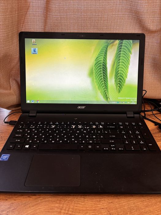 Ноутбук Acer в рабочем состоянии