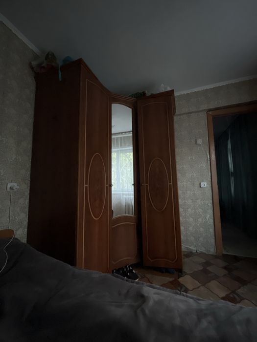 Продам угловой шкаф