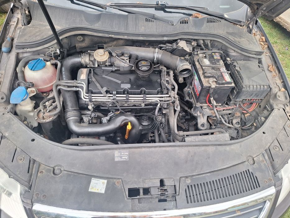 Dezmembrez vw passat b6 1.9 bkc