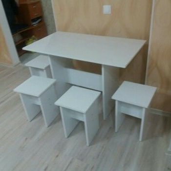 Новыe столы и стулья