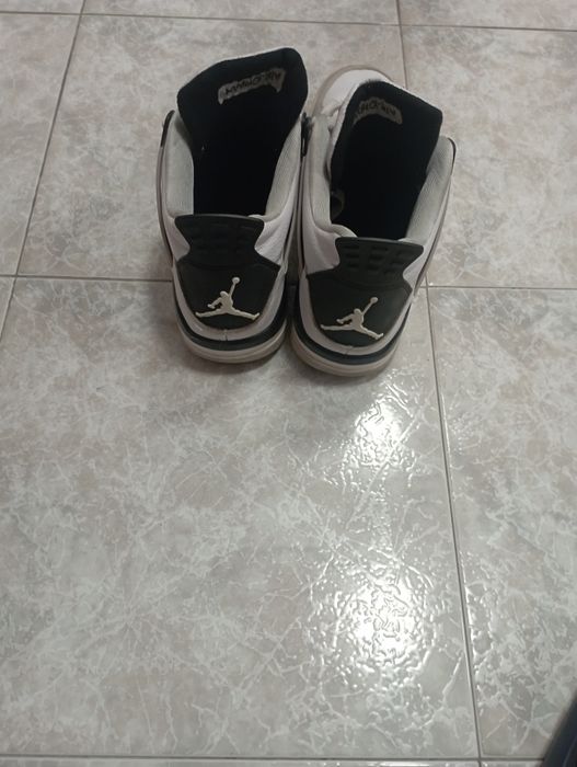 Jordan 4 Military black