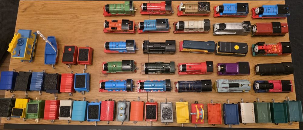 Colectie locomotive pe baterii Thomas&Friends