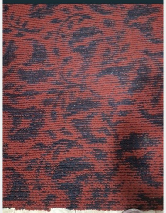 Covor roșu + negru 2,4/1,6 m