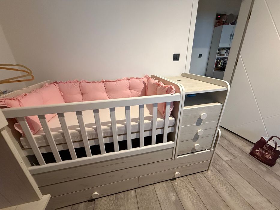 Кошара с люлеещ механизъм 4 в 1