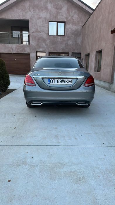 Mercedes-Benz  C220