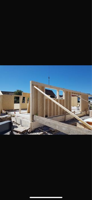 Renovări acoperișuri, montaj acoperișuri Dulgheria casa din lemn