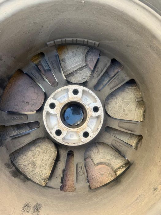 Продам комплект дисков с резиной