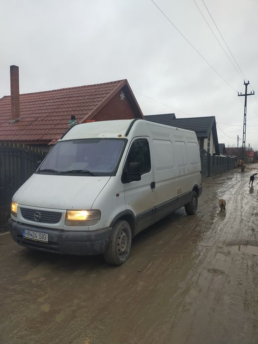 Ofer servicii de transport marfa dubă în 3 panouri
