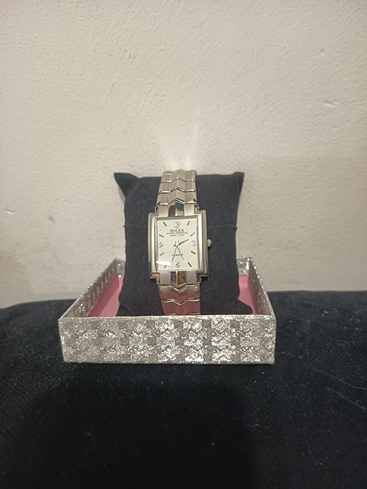 Нови ръчни часовници