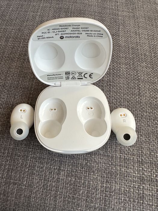 Безжични слушалки Motorola Motobuds SH067 бели