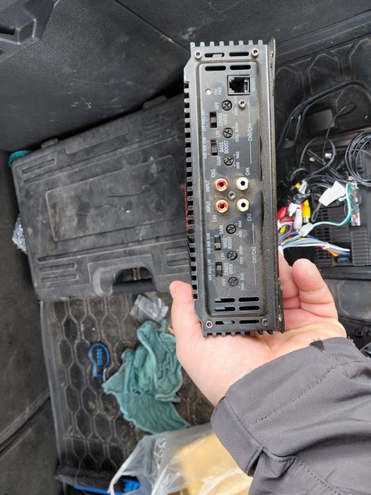 Продам 4х канальный усилитель