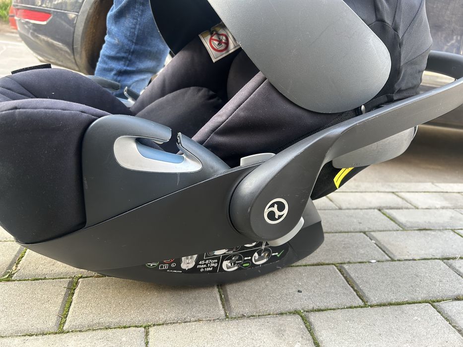 Scoica bebelus Cybex Cloud