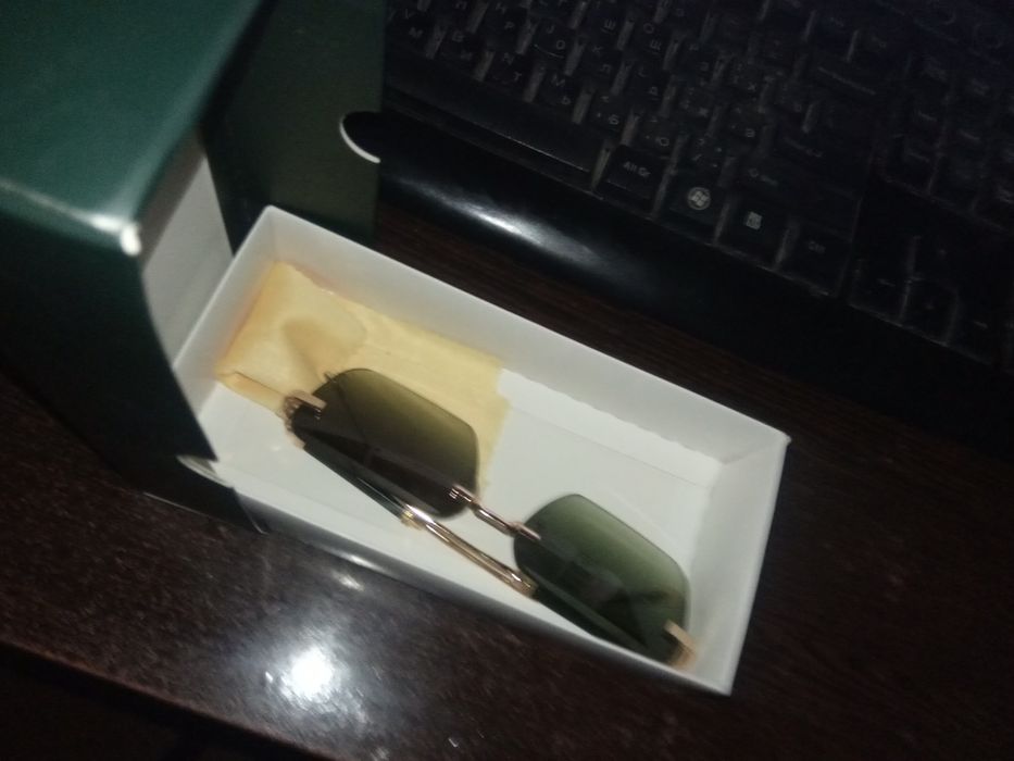 Quyosh ko'z oynagi, erkaklar, romsiz