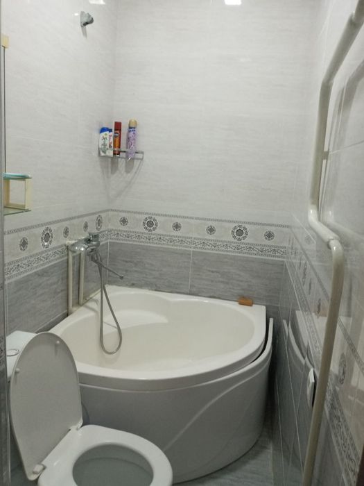 Юнусабад 7 квартал. Продается квартира  1/2/4