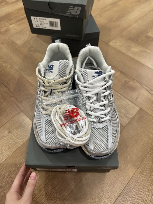 Продам кроссовки New Balance 530