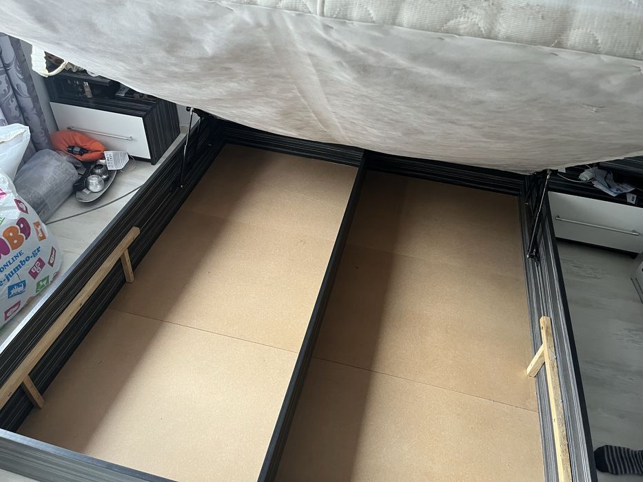 Спалня с матрак и  механизъм с място за багаж 164/190см.