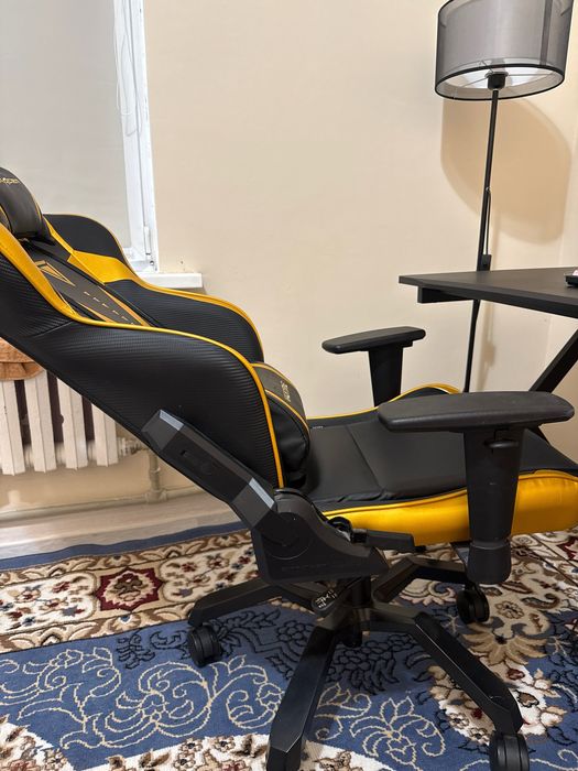 Игровое кресло DXracer Valkyrie