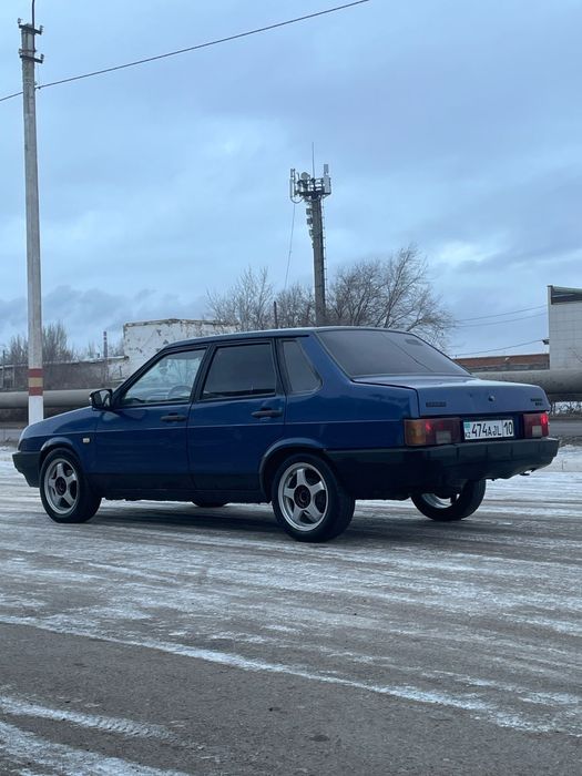 Продам ВАЗ 21099
Не троит не пыхтит 
Двигатель работает ровно масло