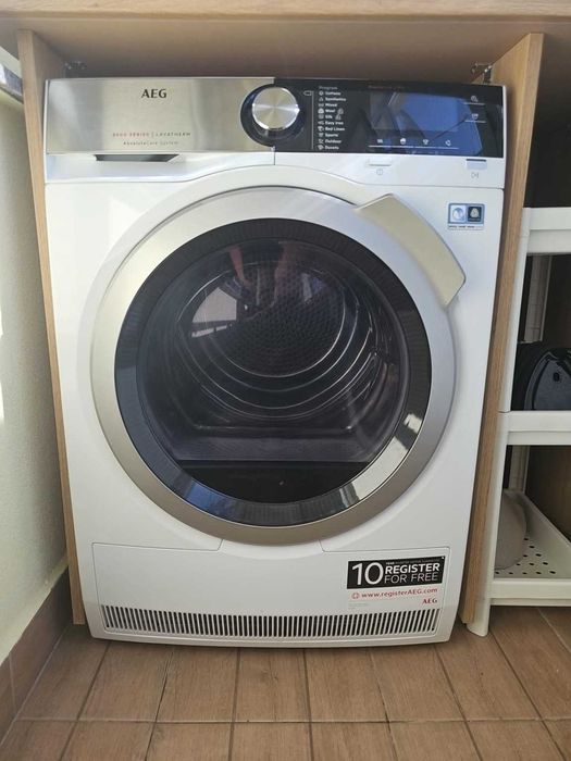 Сушилня AEG 8000 Series Lavatherm AbsoluteCare – термопомпа, отлично състояние