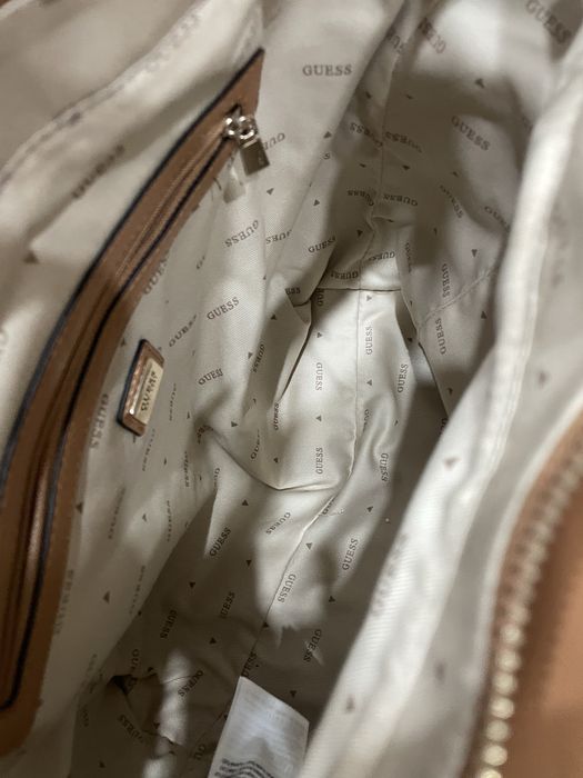 Оригинална чанта guess